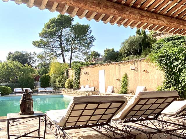 Swimming pool @ La Bastide de Roussillon