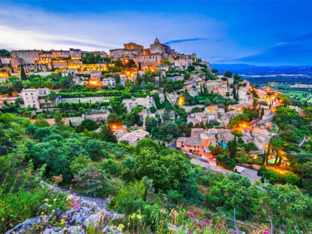 Bonnieux village du Luberon @ La Bastide de Roussillon